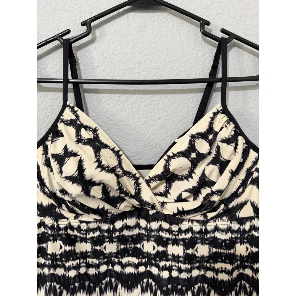 Badgley Mischka Womens Black White Ikat Print Tankini Swim Top Size 10 V-Neck